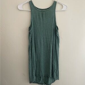 🎁 Green Striped Yoga Top